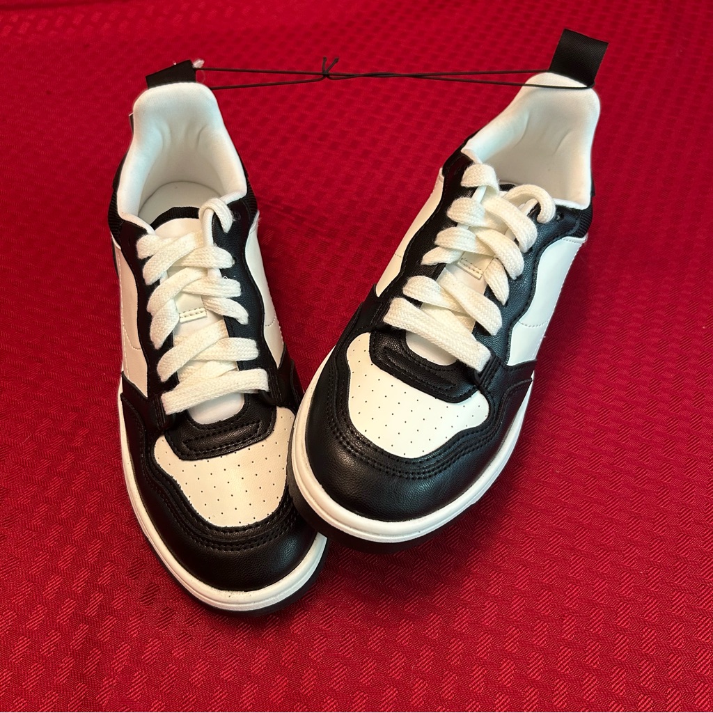Wild Fable Womens Netty Black White Fashion Sneakers With Memory Foam Insole Nwt